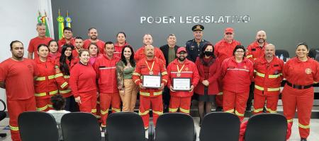 Câmara Municipal entrega de medalha a bombeiros voluntários 